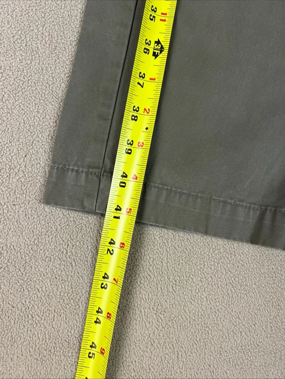2013 American Eagle Original Straight Khaki Pants. Green. Mens Sz 33x30